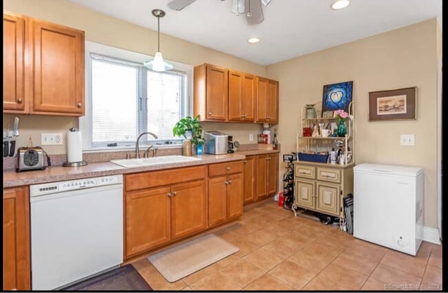 Photo - 185 King St Unit 1