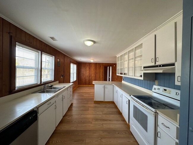 Photo - 3 BR Home with Large Yard & 2-Car Garage in Hampstead