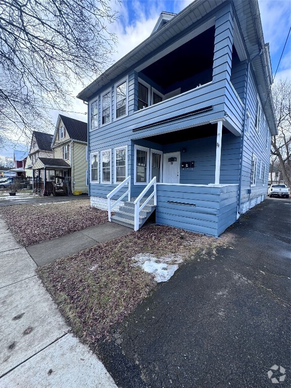 Building Photo - 11 Mason Ave Unit 1 Rental