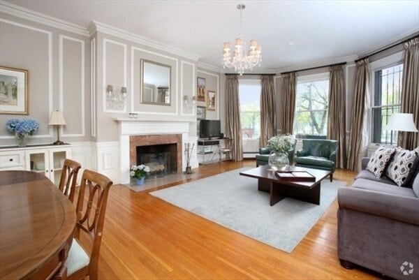 Building Photo - 164 Beacon St Unit 2 Rental
