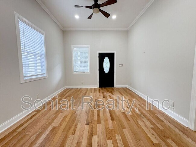 Photo - 3307 Baudin St