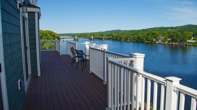1101 Captain's Lookout
