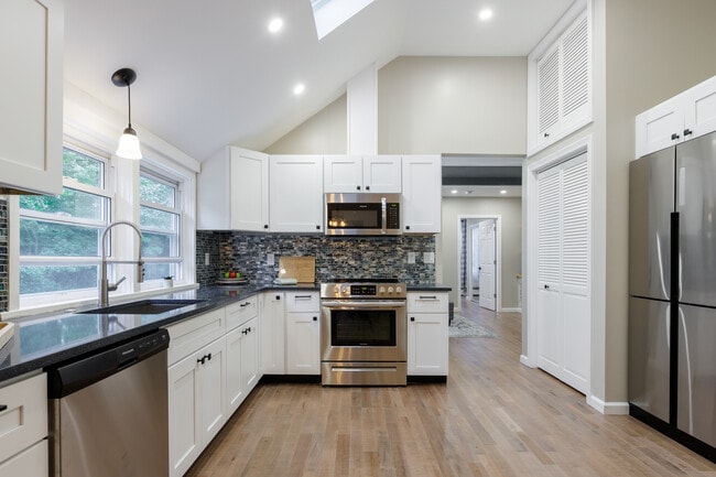 Building Photo - 227 Gurleyville Rd Unit A