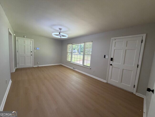 Photo - 2726 Hollywood Dr