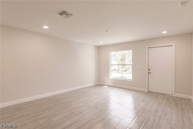 3844-3846 Kitty Hawk Dr
