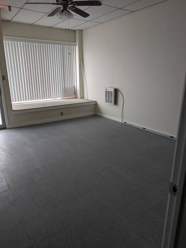 Photo - 70 E Main St