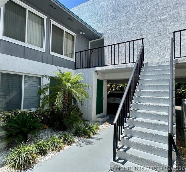 1180 Carlton Ct