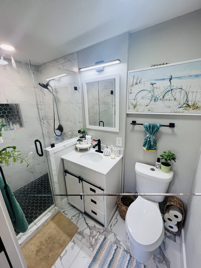 Photo - 611 W Page Ave