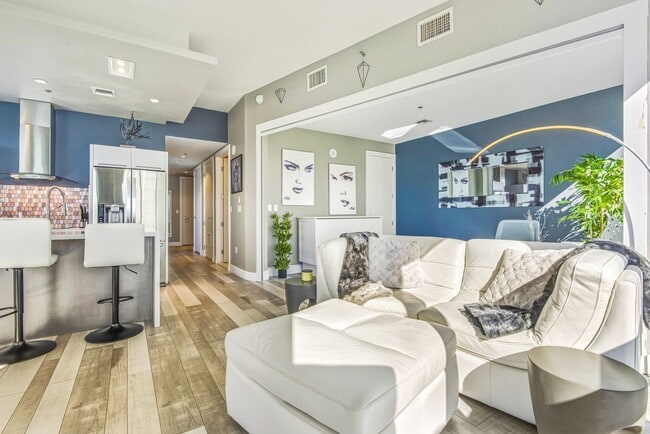 Building Photo - Martin 4201-City/Strip Views from this Stunning 1Bd/2Ba Residence Unit 4201