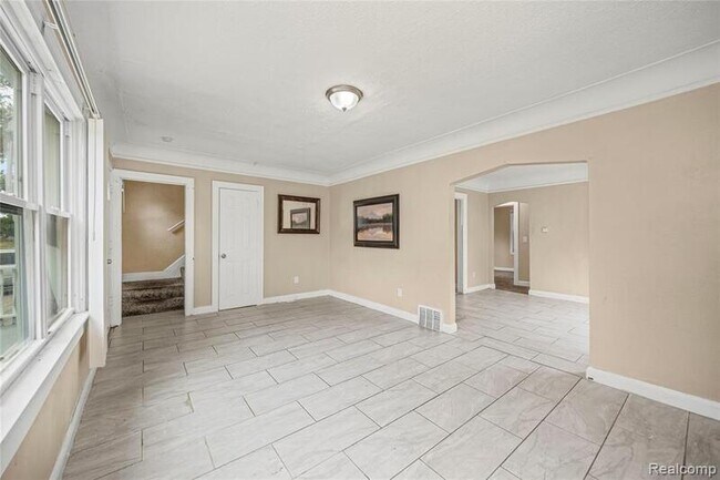 Photo - 16253 Strathmoor St