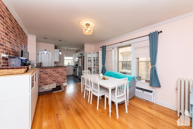 Photo - 1907 W Winona St Unit 2