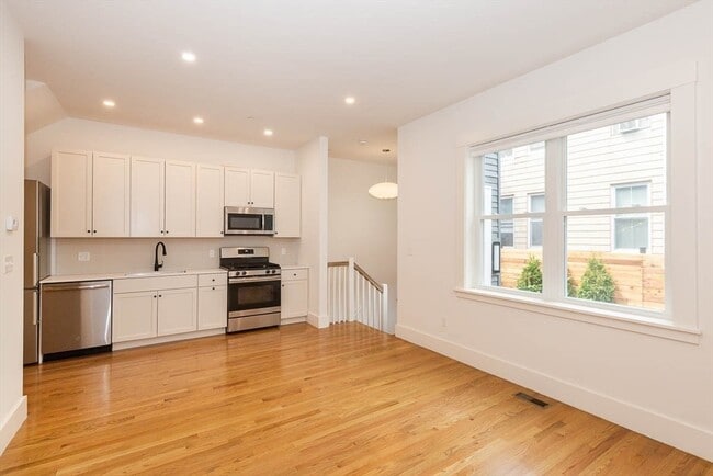 Photo - 10 Portsmouth St Unit 10