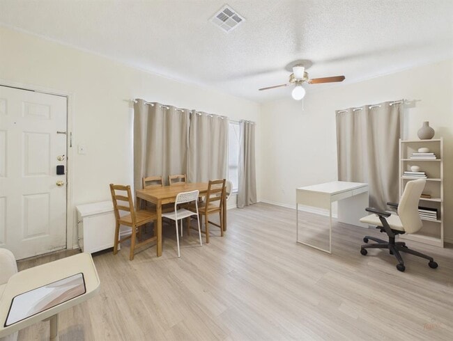 Photo - 2804 Rio Grande St Unit 201