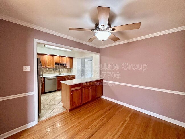 Photo - 7045 Holly Hills Ave