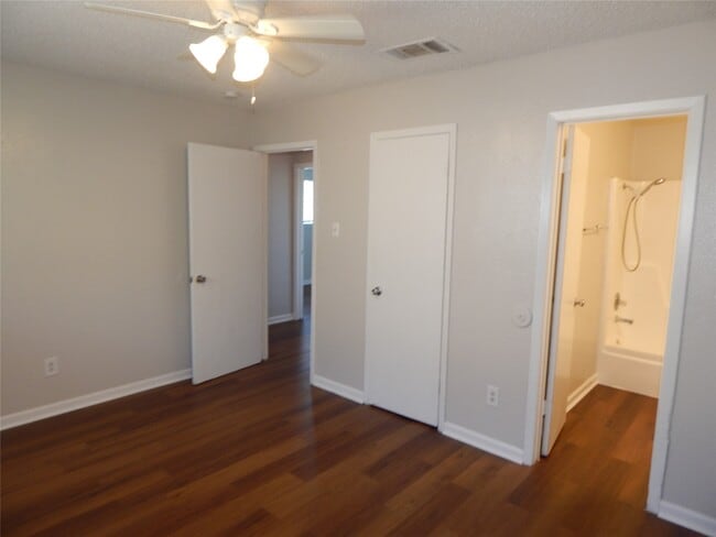 Building Photo - 204 Northpointe Ave Unit 204