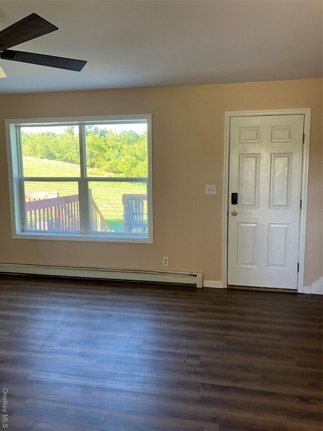 Photo - 133 Ridgebury Rd