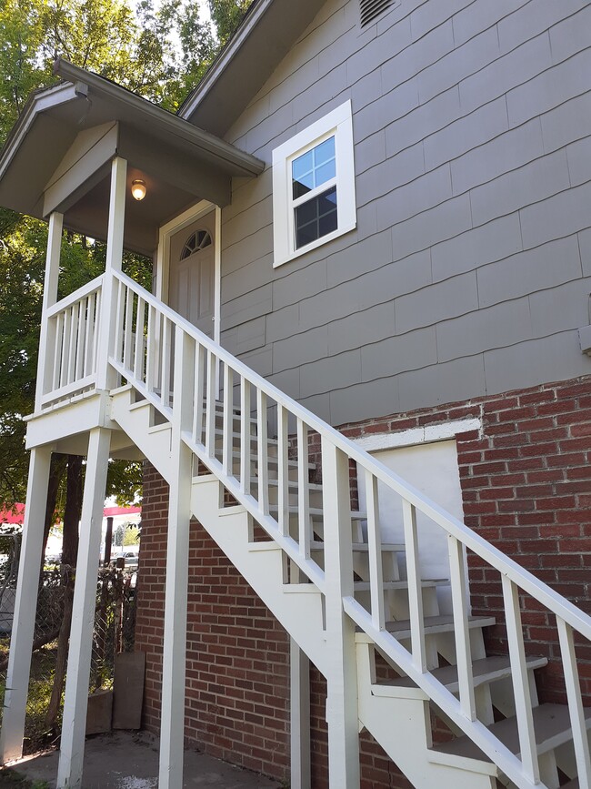 1517 S Main St
