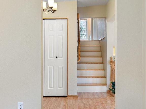 Photo - 3030 Bettles Bay Loop