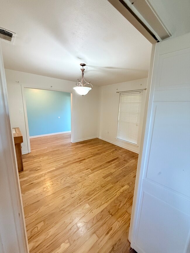 Photo - 2011 Aspenwood Dr