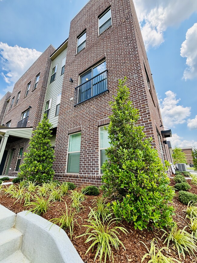 Building Photo - 351 Wellows Chase Unit 351B Rental