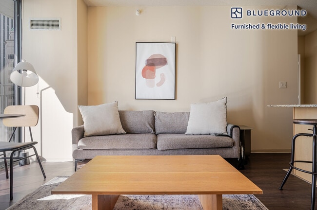 Photo - 225 N Columbus Dr Unidad FL31-ID1201