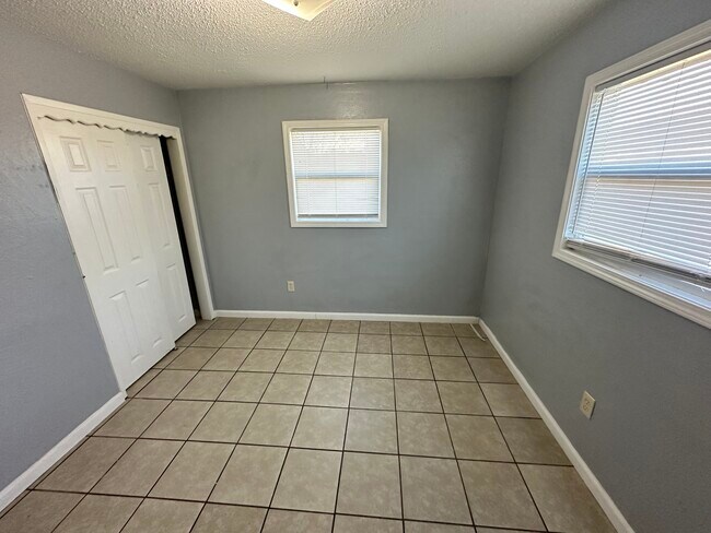 Photo - 1501 SE 46th St