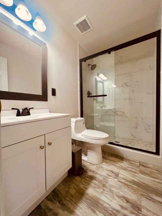 baño compartido - 23 Webb Ct