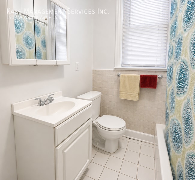 Photo - 1913 W Foster Ave Unit 1913-1
