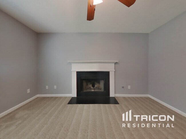 Photo - 341 Rosemont Ct