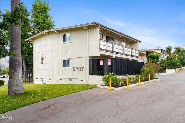 Building Photo - 2707 Montrose Ave Unit 8 Rental