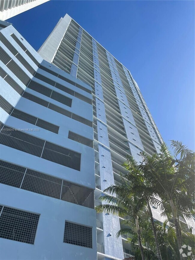 Building Photo - 335 S Biscayne Blvd Unit 3610 Rental