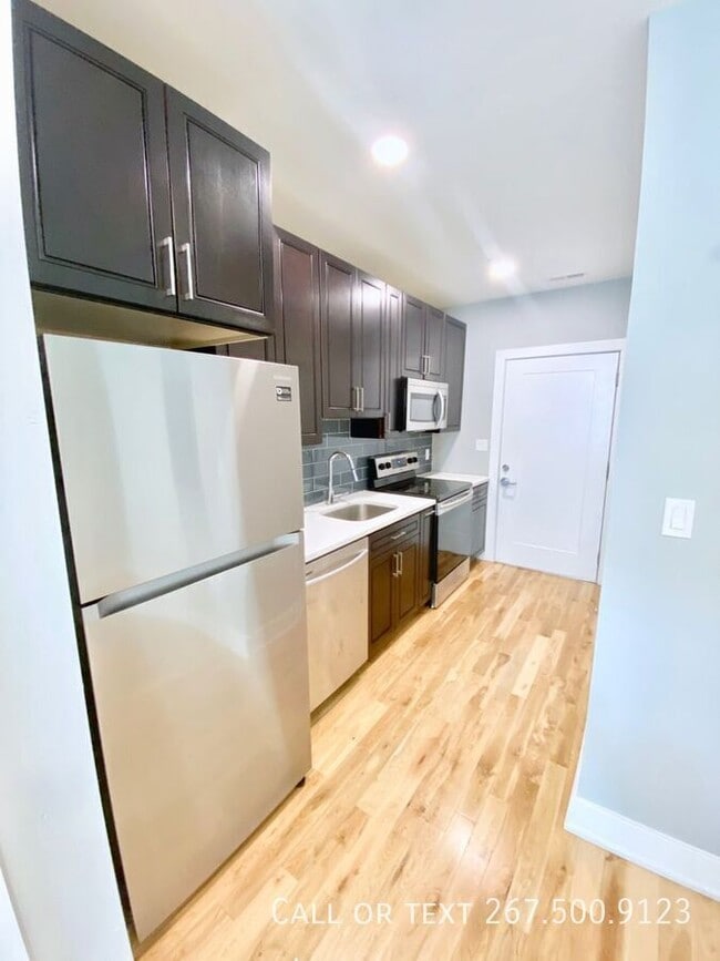 Photo - 1523 W Girard Ave Unit 105