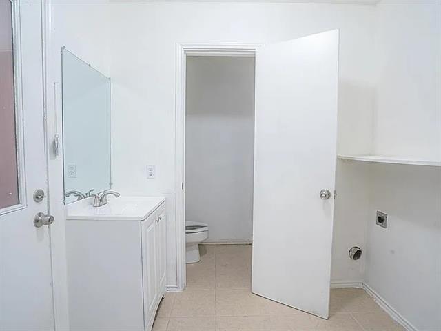 Photo - 210 Rolston Rd