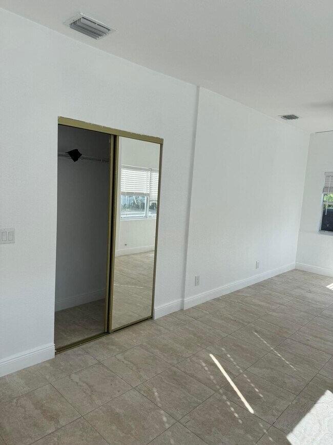 Photo - 1131 S N St