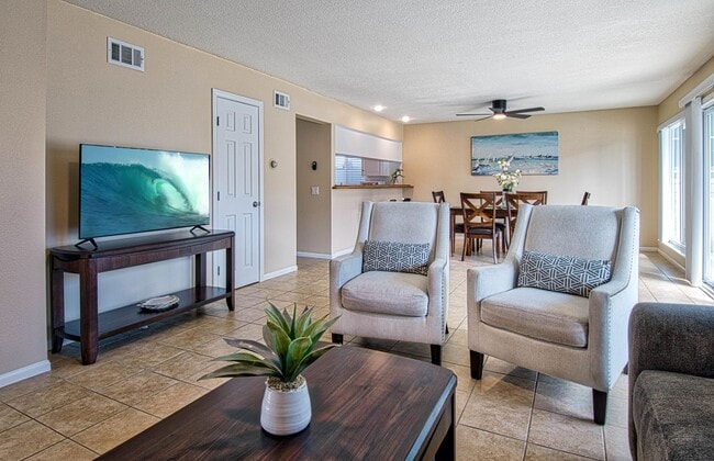 Photo - 115 36th St Unidad A