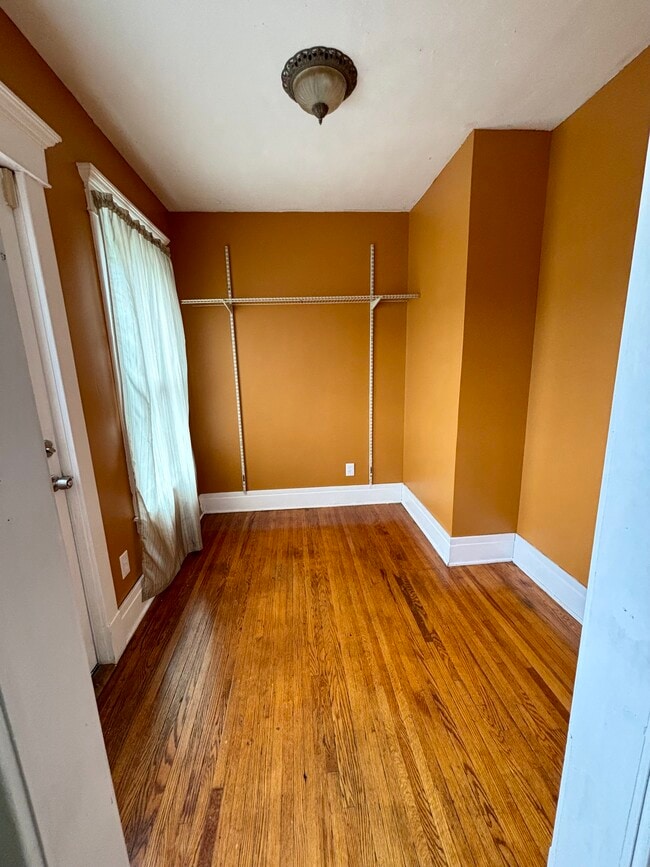 Photo - 89 Ullman St Unit Upper