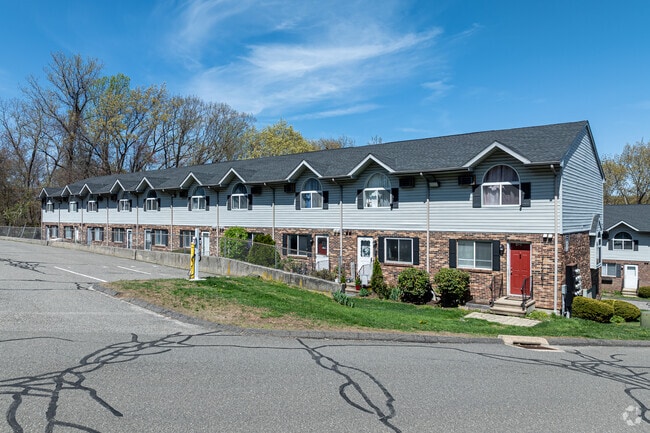 East Pointe Apartments - East Pointe Apartments