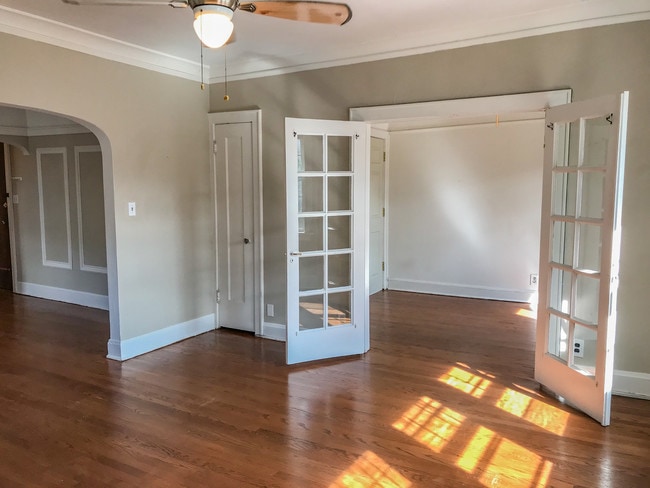 Photo - 1800-06 E. Kenmore Pl