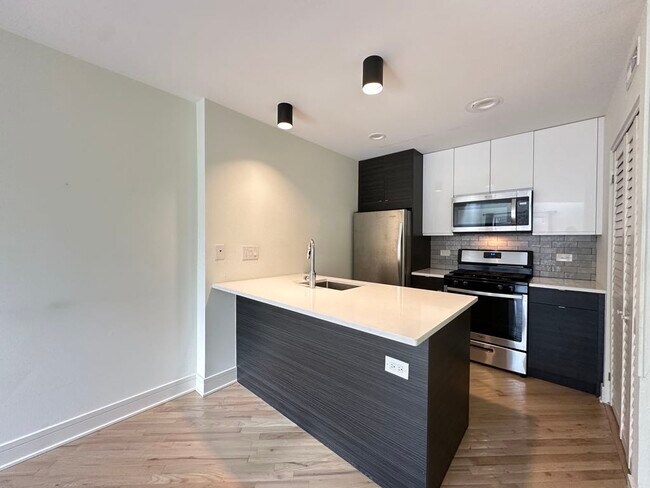 Photo - 947 W Grace St Unidad 202C