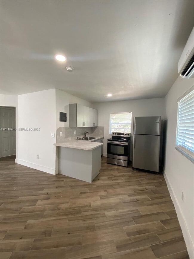 Photo - 1025 NE 78th St Unit 2