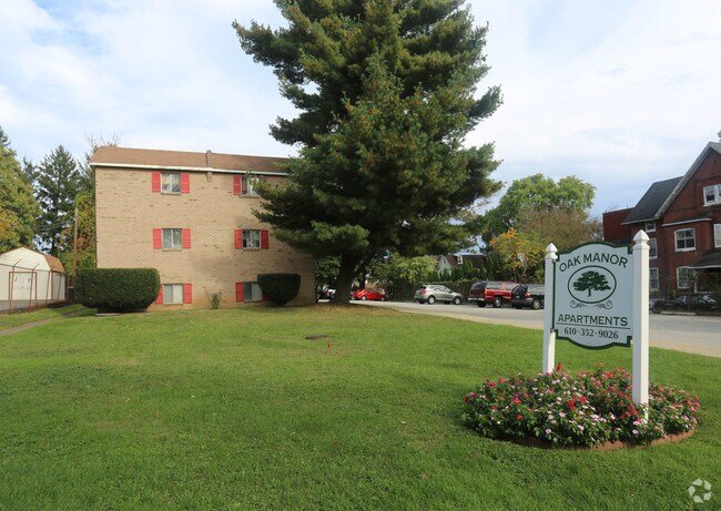 Oak Manor Apartments