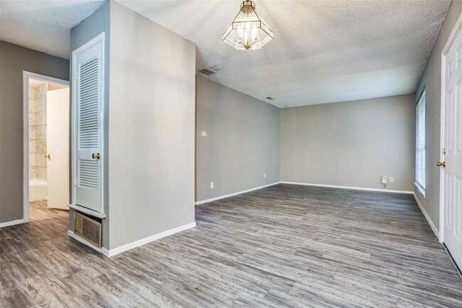 Photo - 607 Thrush Ave Unit B