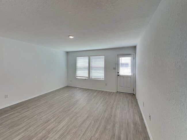 Photo - 116 Hollywood Dr