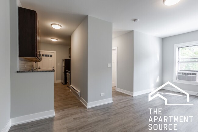 Photo - 703 W Brompton Ave Unit 11