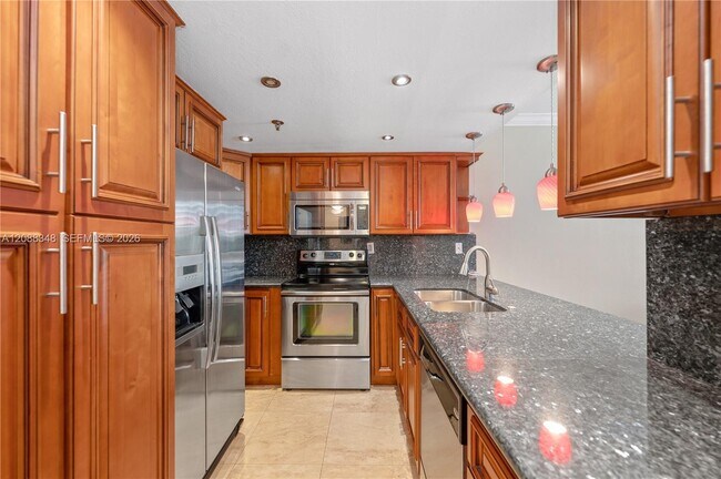 540 Brickell Key Dr Unit 600