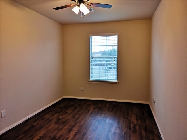 Photo - 2302 Waterford Park St