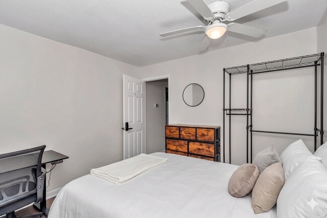 Photo - 1031 NE 39th Ct