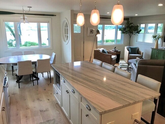 Photo - 88 Little Neck Rd