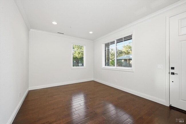 Photo - 155 Rosebud Ln