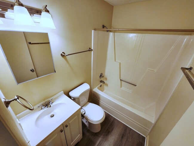 Bathroom 1 - 1348 Hunters Rd Unit C